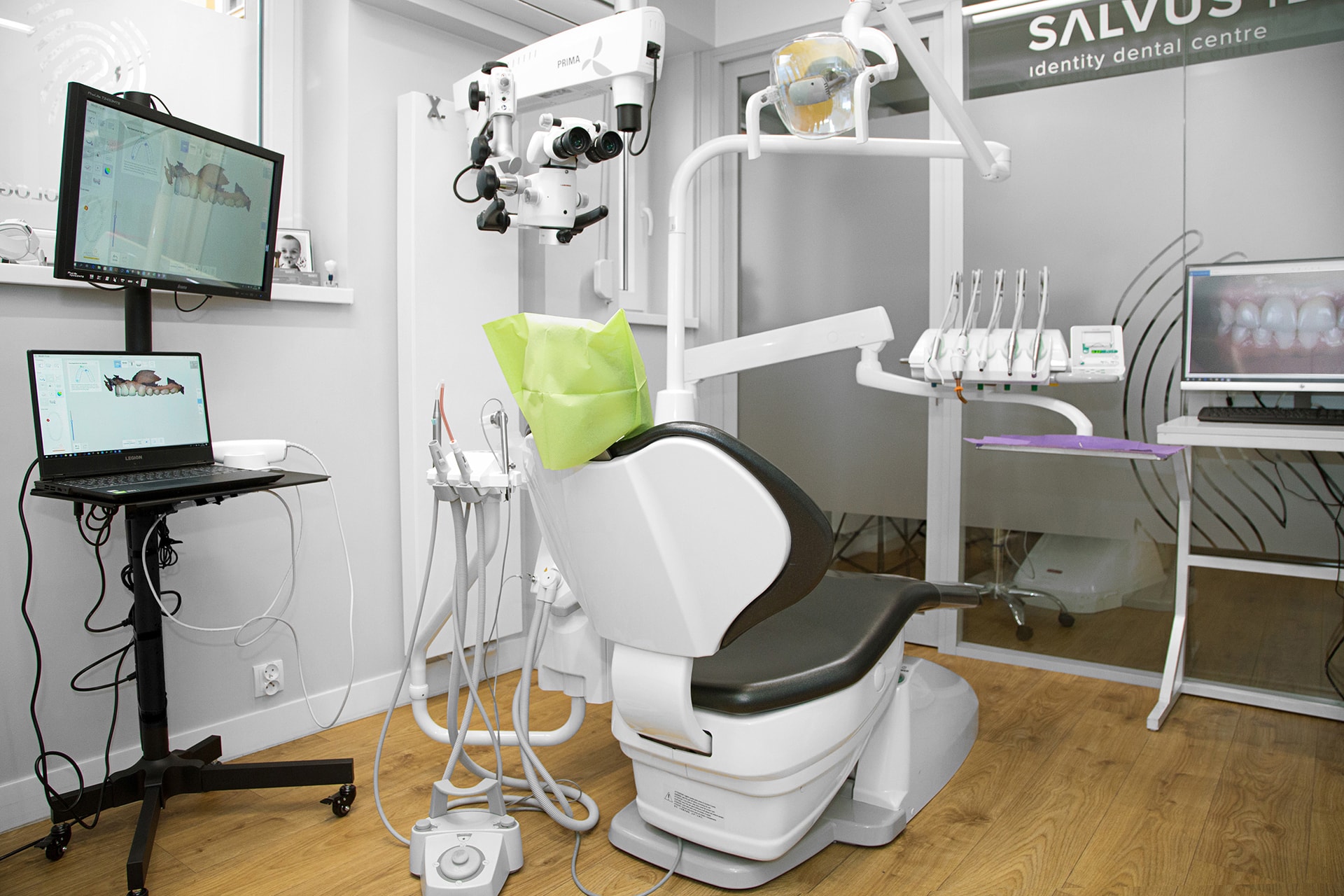 Salvus IDC treatment room